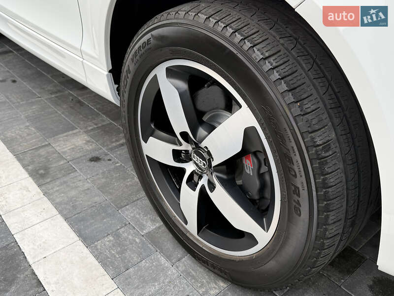 Внедорожник / Кроссовер Audi Q7 2012 в Ровно