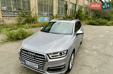 Позашляховик / Кросовер Audi Q7 2016 в 