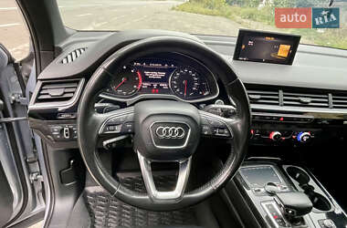 Позашляховик / Кросовер Audi Q7 2016 в 