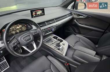 Внедорожник / Кроссовер Audi Q7 2016 в 