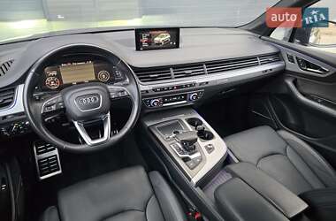 Внедорожник / Кроссовер Audi Q7 2016 в 
