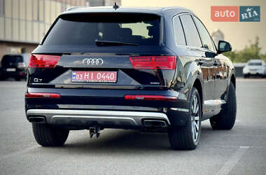 Внедорожник / Кроссовер Audi Q7 2018 в 