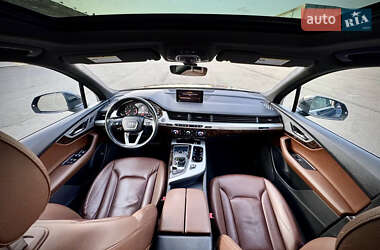 Внедорожник / Кроссовер Audi Q7 2018 в 