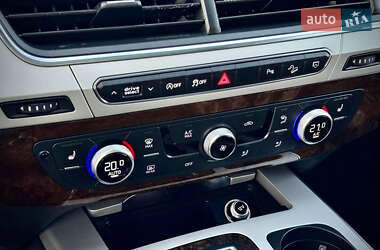 Внедорожник / Кроссовер Audi Q7 2018 в 