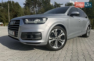 Внедорожник / Кроссовер Audi Q7 2018 в 