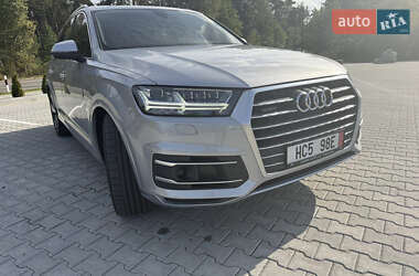 Внедорожник / Кроссовер Audi Q7 2018 в 