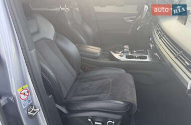 Внедорожник / Кроссовер Audi Q7 2018 в 