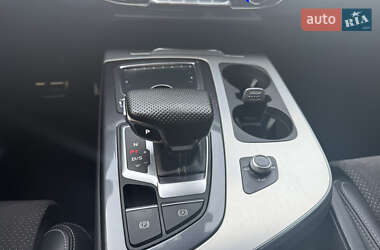 Внедорожник / Кроссовер Audi Q7 2018 в 