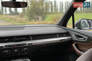 Позашляховик / Кросовер Audi Q7 2017 в 
