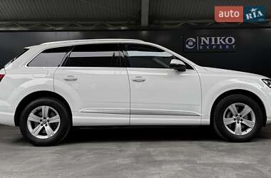 Внедорожник / Кроссовер Audi Q7 2018 в 