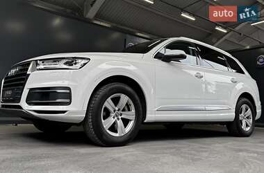 Внедорожник / Кроссовер Audi Q7 2018 в 