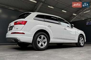 Внедорожник / Кроссовер Audi Q7 2018 в 