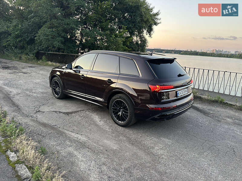 Позашляховик / Кросовер Audi Q7 2020 в Львові