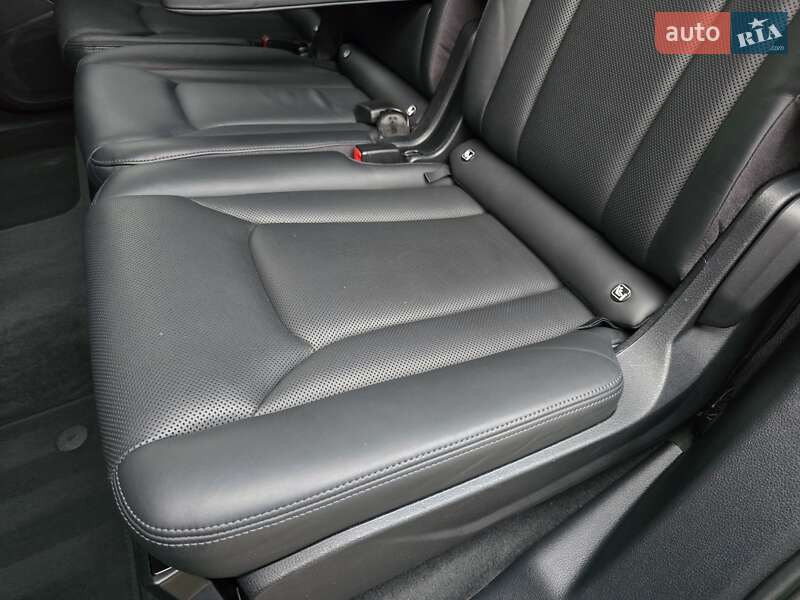 Позашляховик / Кросовер Audi Q7 2016 в Рівному