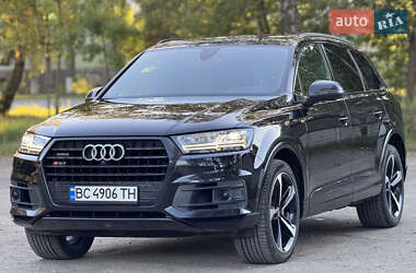 Внедорожник / Кроссовер Audi Q7 2018 в 