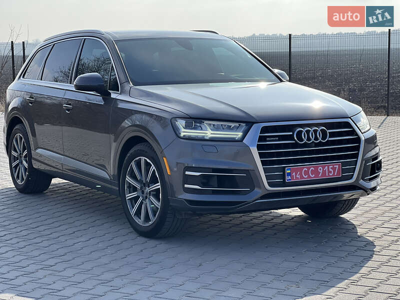 Внедорожник / Кроссовер Audi Q7 2018 в 