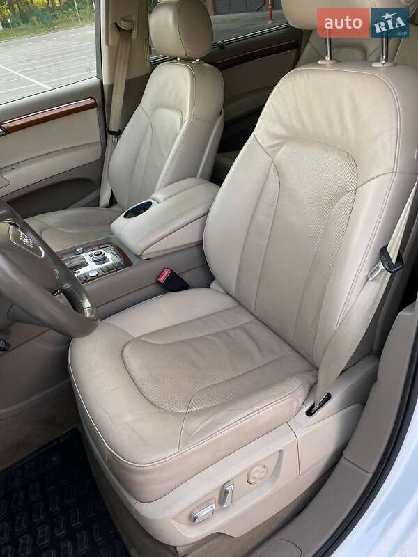 Позашляховик / Кросовер Audi Q7 2013 в Києві