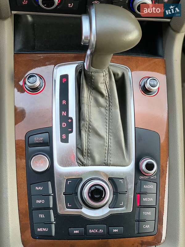 Позашляховик / Кросовер Audi Q7 2013 в Києві