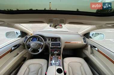 Позашляховик / Кросовер Audi Q7 2013 в 