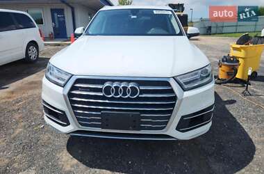 Позашляховик / Кросовер Audi Q7 2018 в 