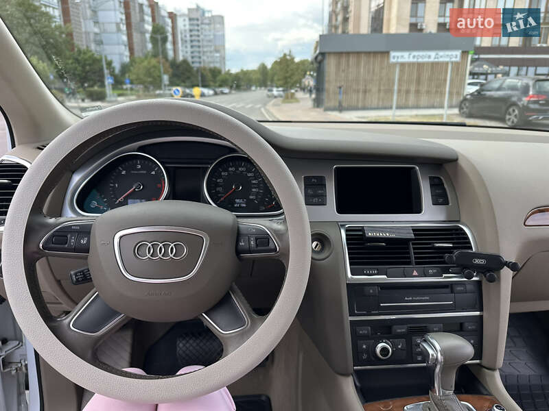 Позашляховик / Кросовер Audi Q7 2013 в Черкасах
