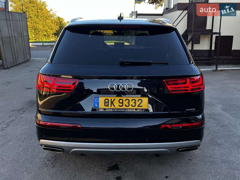 Позашляховик / Кросовер Audi Q7 2016 в Рівному