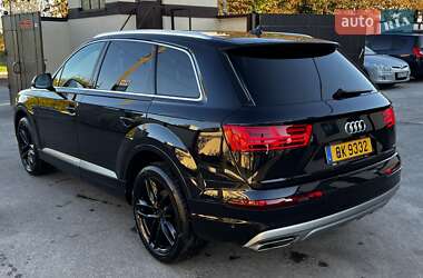 Позашляховик / Кросовер Audi Q7 2016 в 