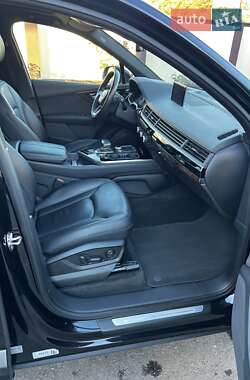Позашляховик / Кросовер Audi Q7 2016 в 