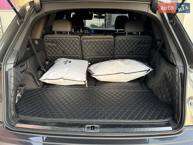 Внедорожник / Кроссовер Audi Q7 2020 в Киеве