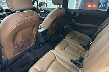 Внедорожник / Кроссовер Audi Q7 2020 в 