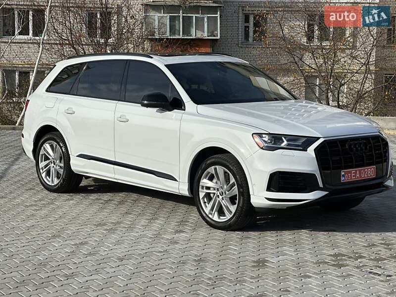Позашляховик / Кросовер Audi Q7 2021 в Києві