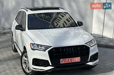 Позашляховик / Кросовер Audi Q7 2021 в 