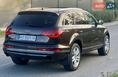 Позашляховик / Кросовер Audi Q7 2009 в 