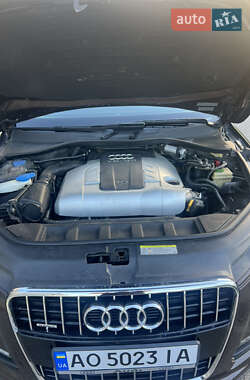 Позашляховик / Кросовер Audi Q7 2009 в 