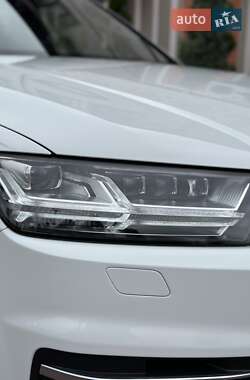 Позашляховик / Кросовер Audi Q7 2017 в 