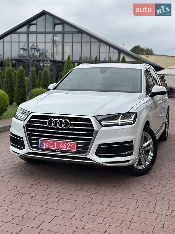 Позашляховик / Кросовер Audi Q7 2017 в Стрию