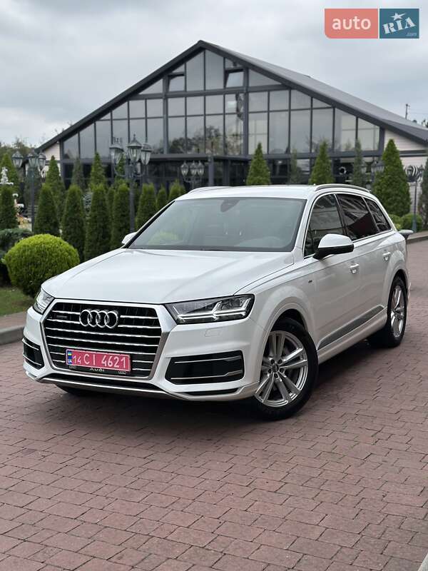 Позашляховик / Кросовер Audi Q7 2017 в Стрию