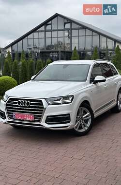 Позашляховик / Кросовер Audi Q7 2017 в 