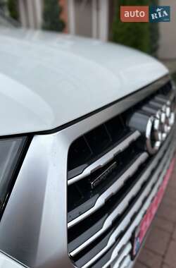 Позашляховик / Кросовер Audi Q7 2017 в 