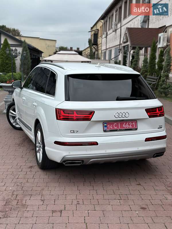 Позашляховик / Кросовер Audi Q7 2017 в Стрию