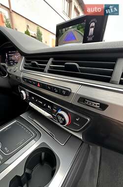 Позашляховик / Кросовер Audi Q7 2017 в 
