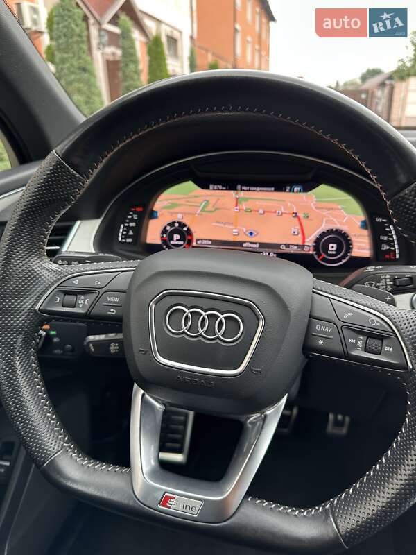Позашляховик / Кросовер Audi Q7 2017 в Стрию