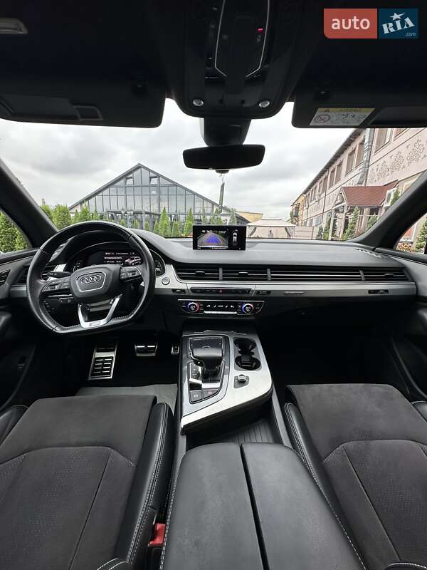 Позашляховик / Кросовер Audi Q7 2017 в Стрию