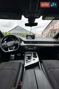 Позашляховик / Кросовер Audi Q7 2017 в 