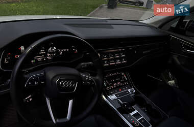 Позашляховик / Кросовер Audi Q7 2020 в 