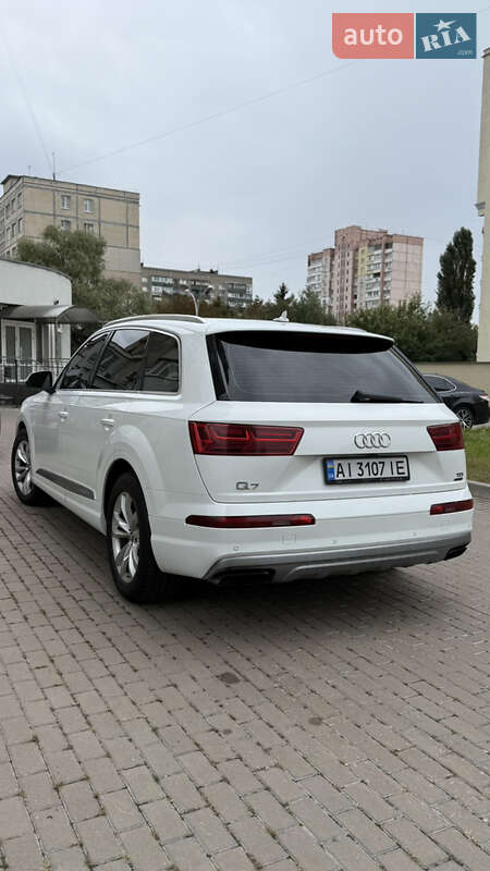 Внедорожник / Кроссовер Audi Q7 2016 в Киеве