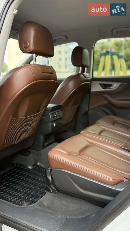 Внедорожник / Кроссовер Audi Q7 2016 в Киеве