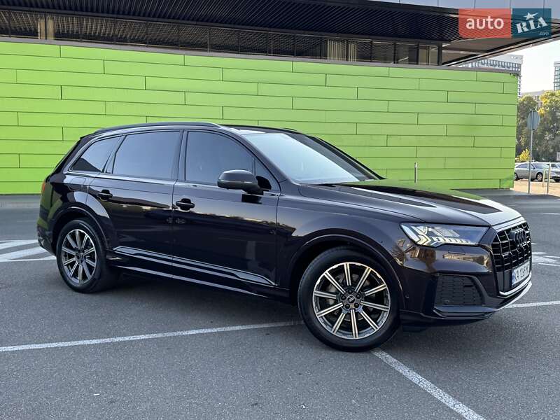 Позашляховик / Кросовер Audi Q7 2022 в Києві