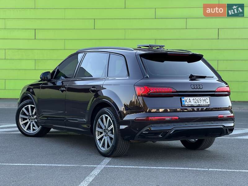 Позашляховик / Кросовер Audi Q7 2022 в Києві