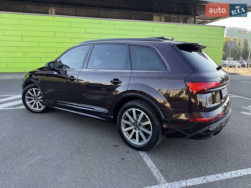 Позашляховик / Кросовер Audi Q7 2022 в Києві
